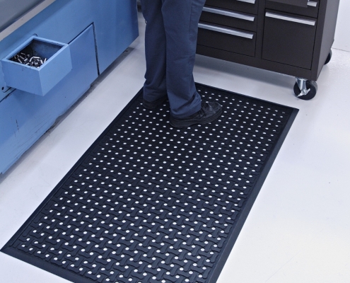Benefits of Anti-Fatigue Mats in Manufacturing